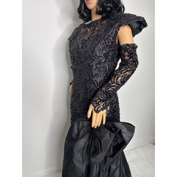 Vintage Demetrios Black Beaded Evening Gown with Dramatic Bow gloves M-L - Picture 12 of 16